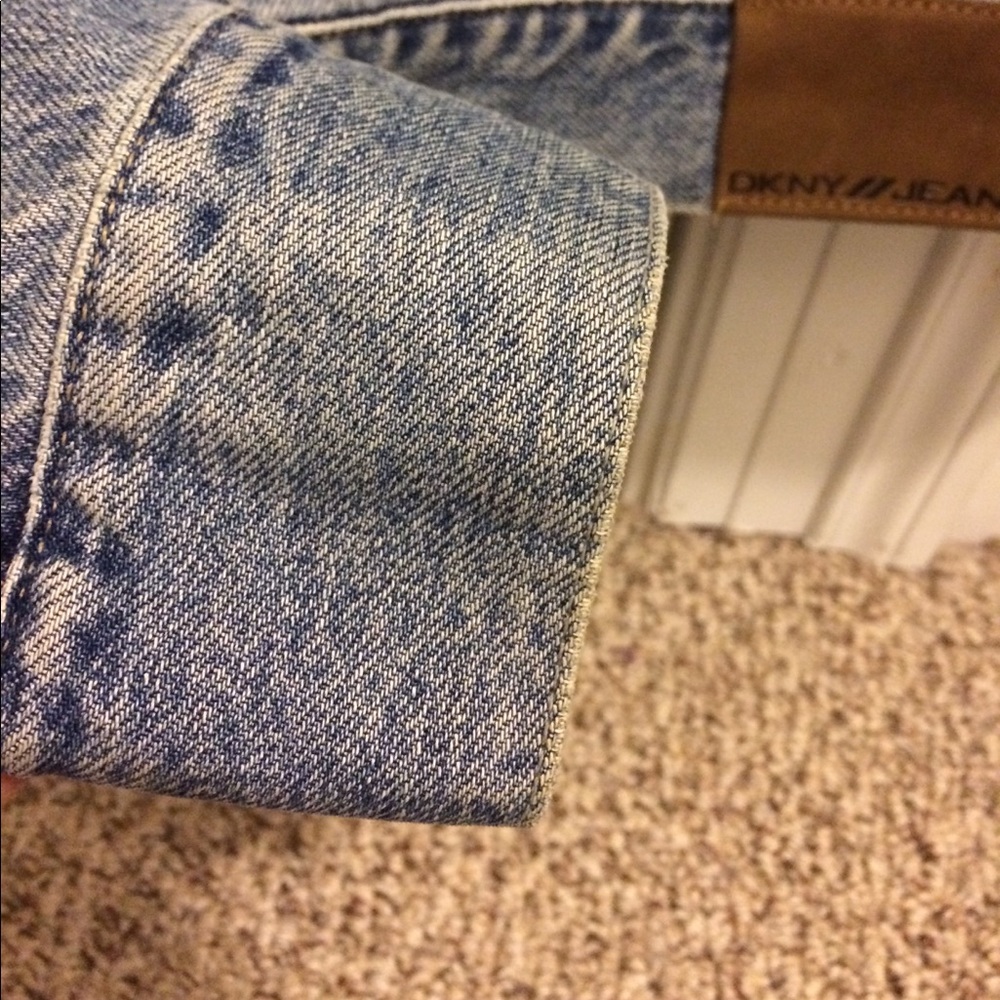 DKNY Jeans Classic Denim Jacket; Medium; Perfect for Fall - Picture 4 of 10